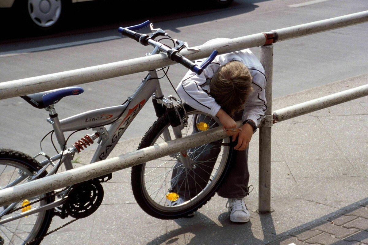 Ein elfjähriger Junge wird in Hamburg beim Radfahren von einem Lkw-Fahrer getötet. Sein Tod zeigt, wie gefährlich die Straßen für Kinder sind.