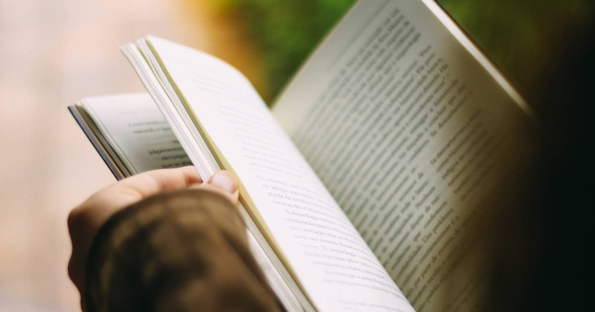 Vor einigen Jahren wurde das Medium Buch aufgrund von schwindender Leserschaft als nicht zukunftsfähig bezeichnet. Doch dieser Trend hat sich gedreht: Immer mehr junge Menschen lesen wieder und tauschen sich über die Bücher aus.