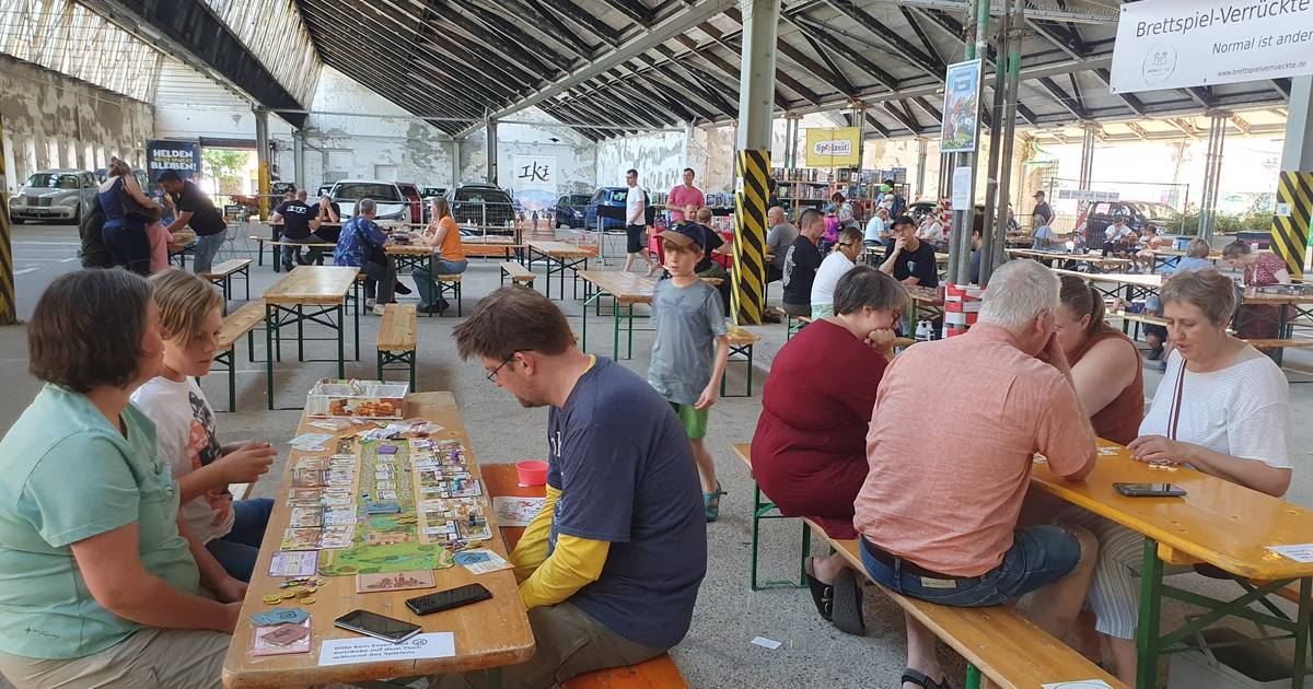 Die Krefelder Brettspiel-Verrückten haben sich etwas Neues ausgedacht und laden zum ersten Mal zu einem „Spiele Testing“ ein. Das Treffen findet am Sonntag, 7. Juni, von 11 bis 18 Uhr im Freizeitzentrum Süd, Kölner Straße 190, statt.