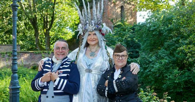 Das Museum Burg Linn in Krefeld und der Verein Krähen-Fee veranstalten am Wochenende 1. bis 2. August die Krähen-Fee-Fantasy-Convention mit dem Festival der Phantasie. Die inzwischen fünfte Veranstaltung in und um Burg Linn wächst auch in diesem Jahr erneut: Erstmals wird der Große Lindenberg im Burgpark genutzt.