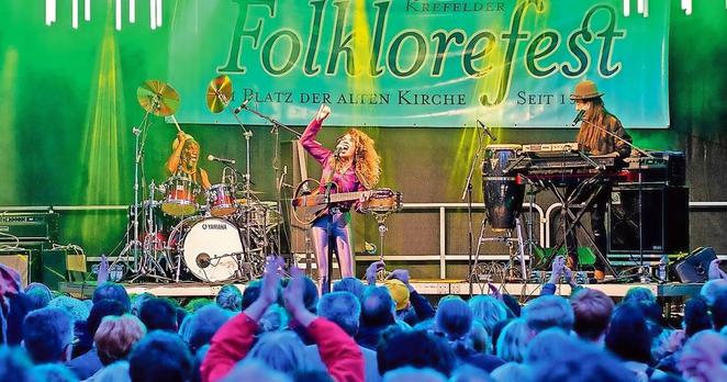 Ende August wird es beim Folklorefest in Krefeld wieder musikalisch-bunt zugehen. Im Rahmenprogramm steht das Thema „Frauen in der Kultur“ im Vordergrund.